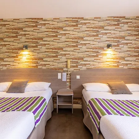 Logis Hôtel Andreinia&Cabanes Estérençuby Extérieur photo