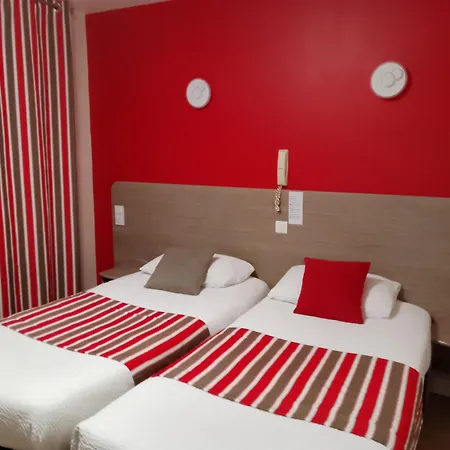 Logis Hôtel Andreinia&Cabanes Estérençuby Extérieur photo